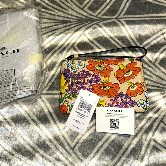 Coach Corner Zip Floral Wristlet - Picture 6 of 7